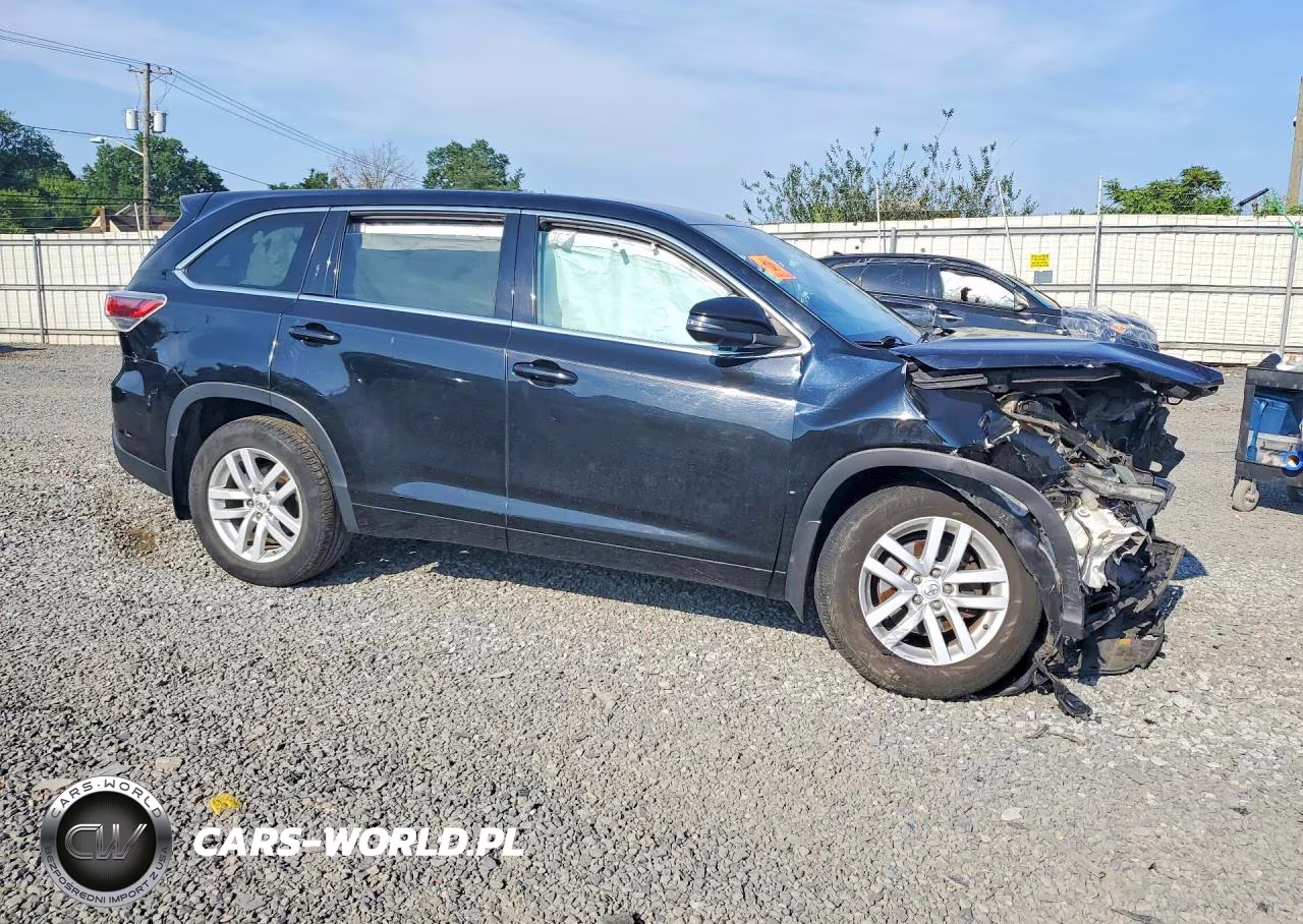 2014 Toyota Highlander Le VIN:5TDBKRFH7ES065422 - 4