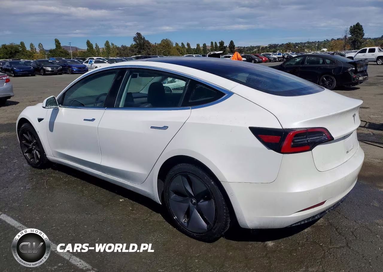 2018 Tesla Model 3 VIN:5YJ3E1EA1JF013218 - 2