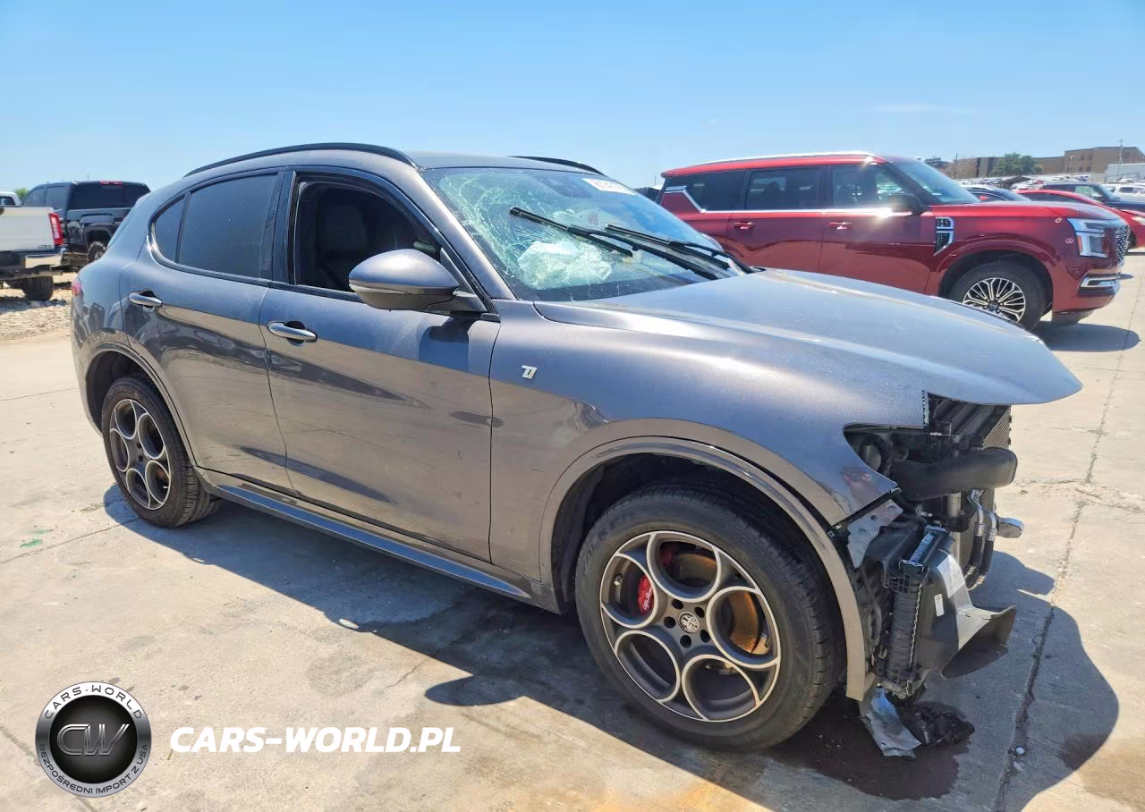 2022 Alfa Romeo Stelvio Ti VIN:ZASPAKBN1N7D39243 - 4