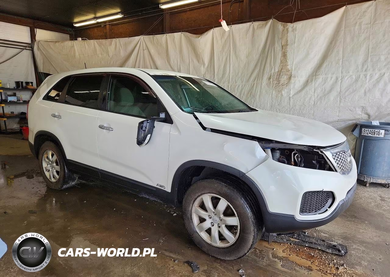 2012 Kia Sorento Lx VIN:5XYKTCA67CG221369 - 4
