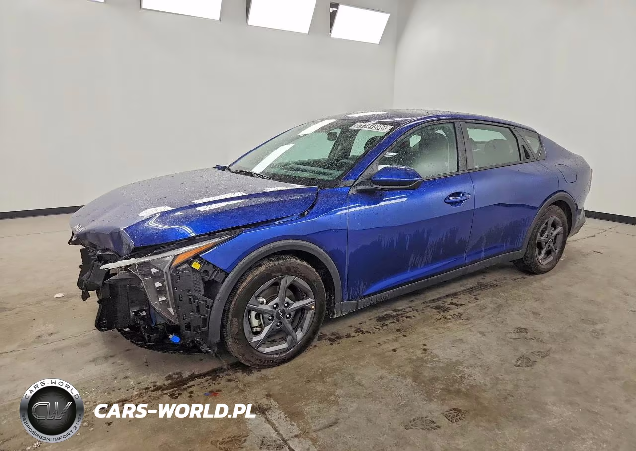2026 Kia K4 Lxs – zdjęcie 1 z 13