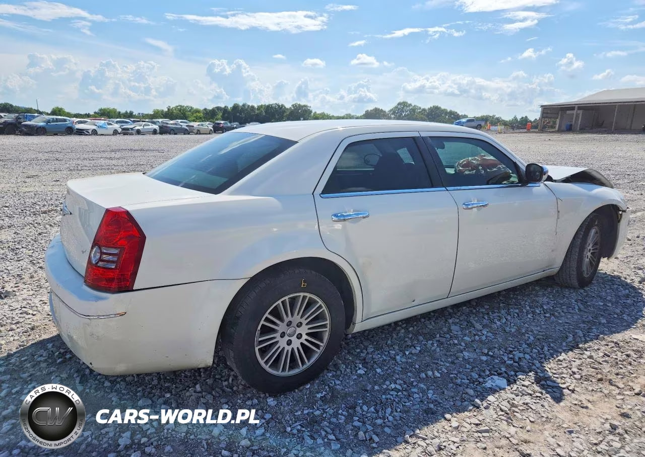 2010 Chrysler 300 Touring VIN:2C3CA4CD2AH105317 - 3