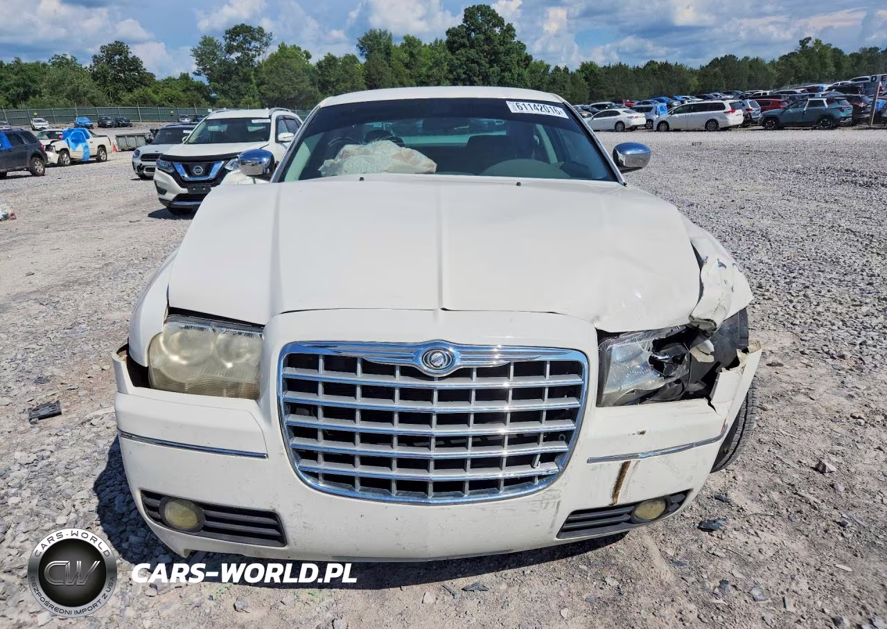 2010 Chrysler 300 Touring VIN:2C3CA4CD2AH105317 - 5