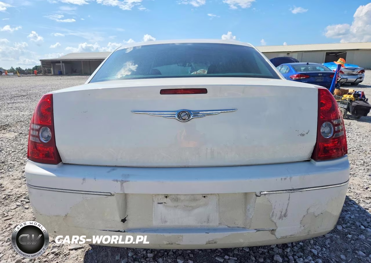 2010 Chrysler 300 Touring VIN:2C3CA4CD2AH105317 - 6