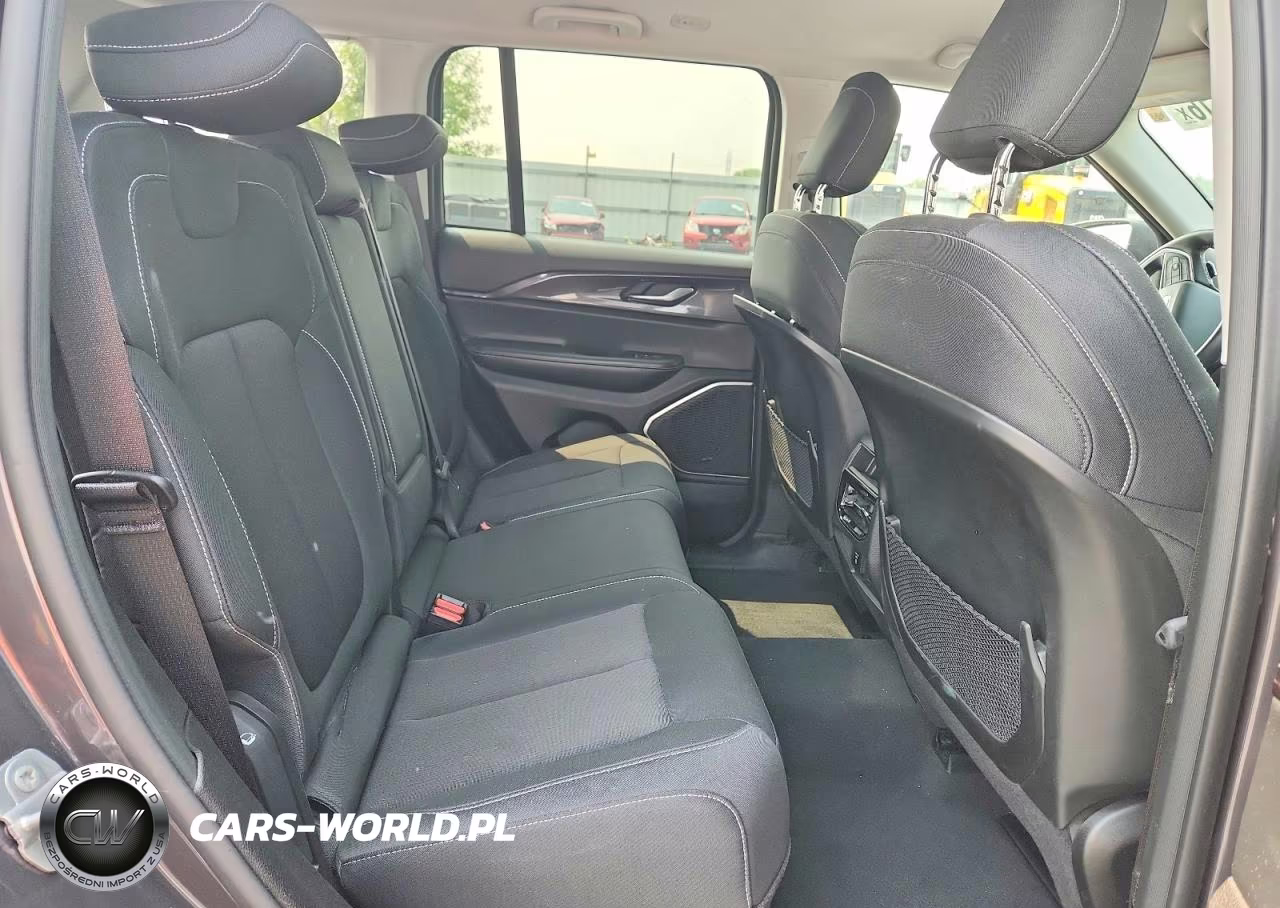 2022 Jeep Grand Cherokee Laredo VIN:1C4RJHAG7N8604085 - 11