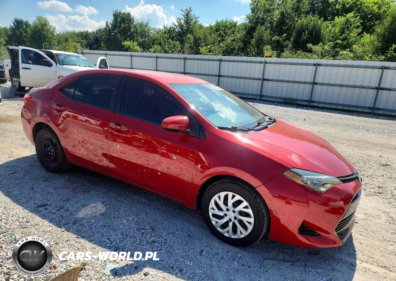 2019 Toyota Corolla Le VIN:5YFBURHE1KP864517 - 4