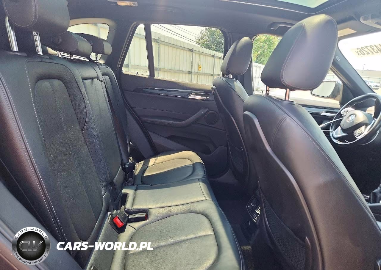 2018 BMW X1 xDrive28I VIN:WBXHT3C30J5K25396 - 11