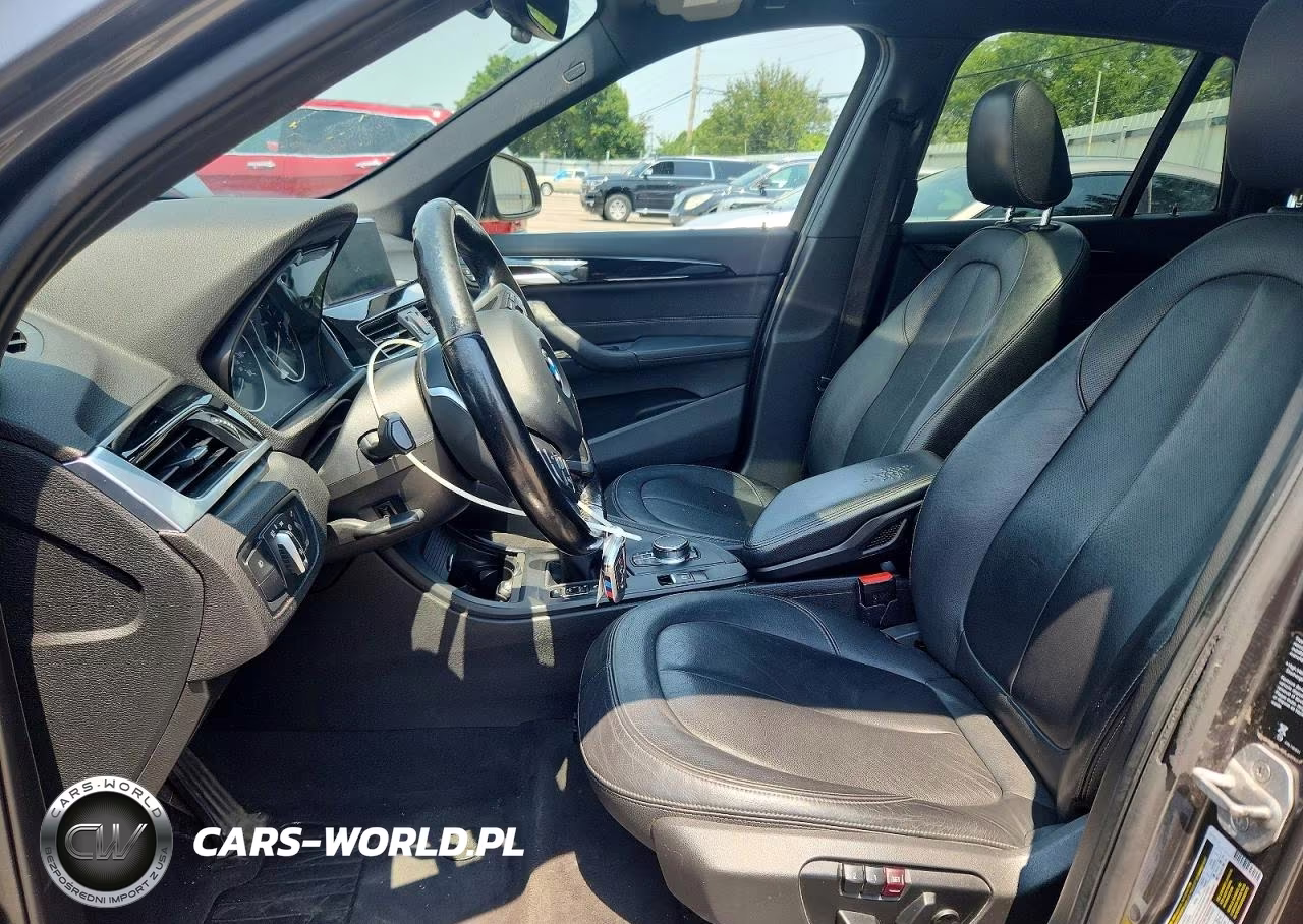 2018 BMW X1 xDrive28I VIN:WBXHT3C30J5K25396 - 7