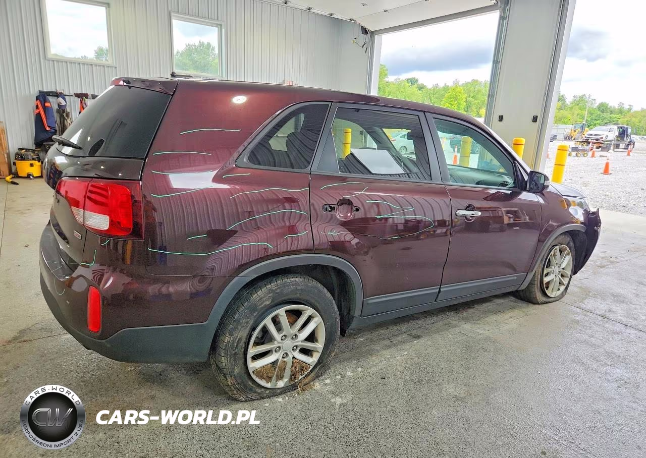 2014 Kia Sorento Lx VIN:5XYKT3A62EG527592 - 3