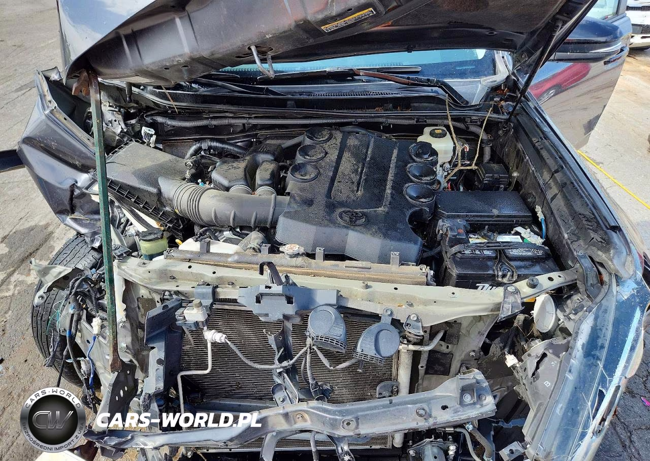 2020 Toyota 4Runner Nightshade Edition VIN:JTEBU5JR4L5771782 - 12