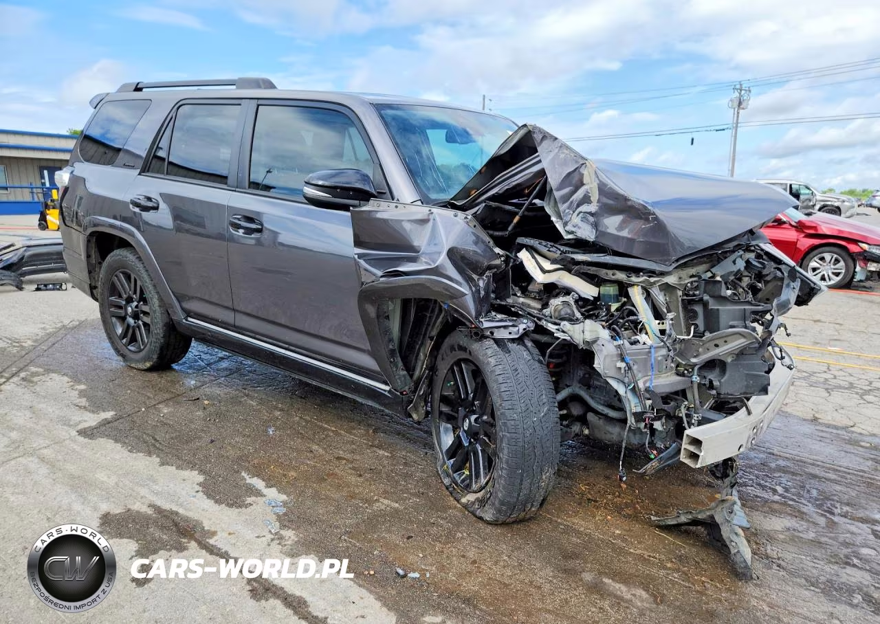 2020 Toyota 4Runner Nightshade Edition VIN:JTEBU5JR4L5771782 - 4