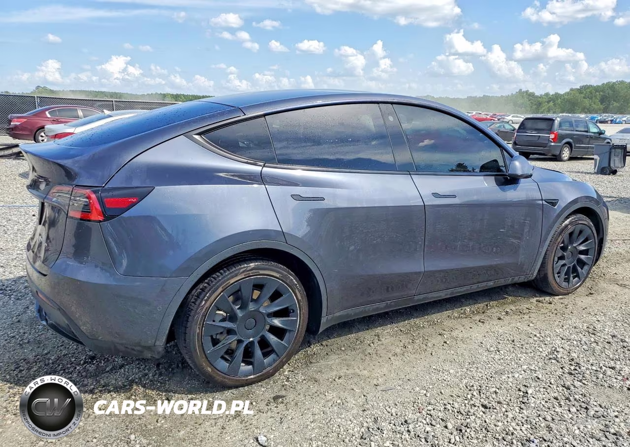 2021 Tesla Model Y VIN:5YJYGDEE6MF093589 - 3