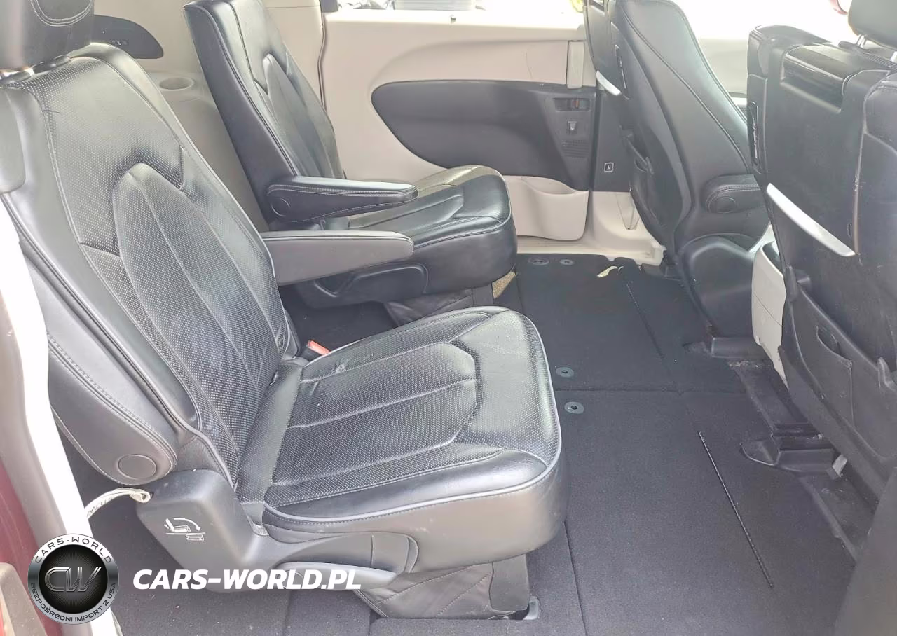 2018 Chrysler Pacifica Limited VIN:2C4RC1GG1JR226255 - 11