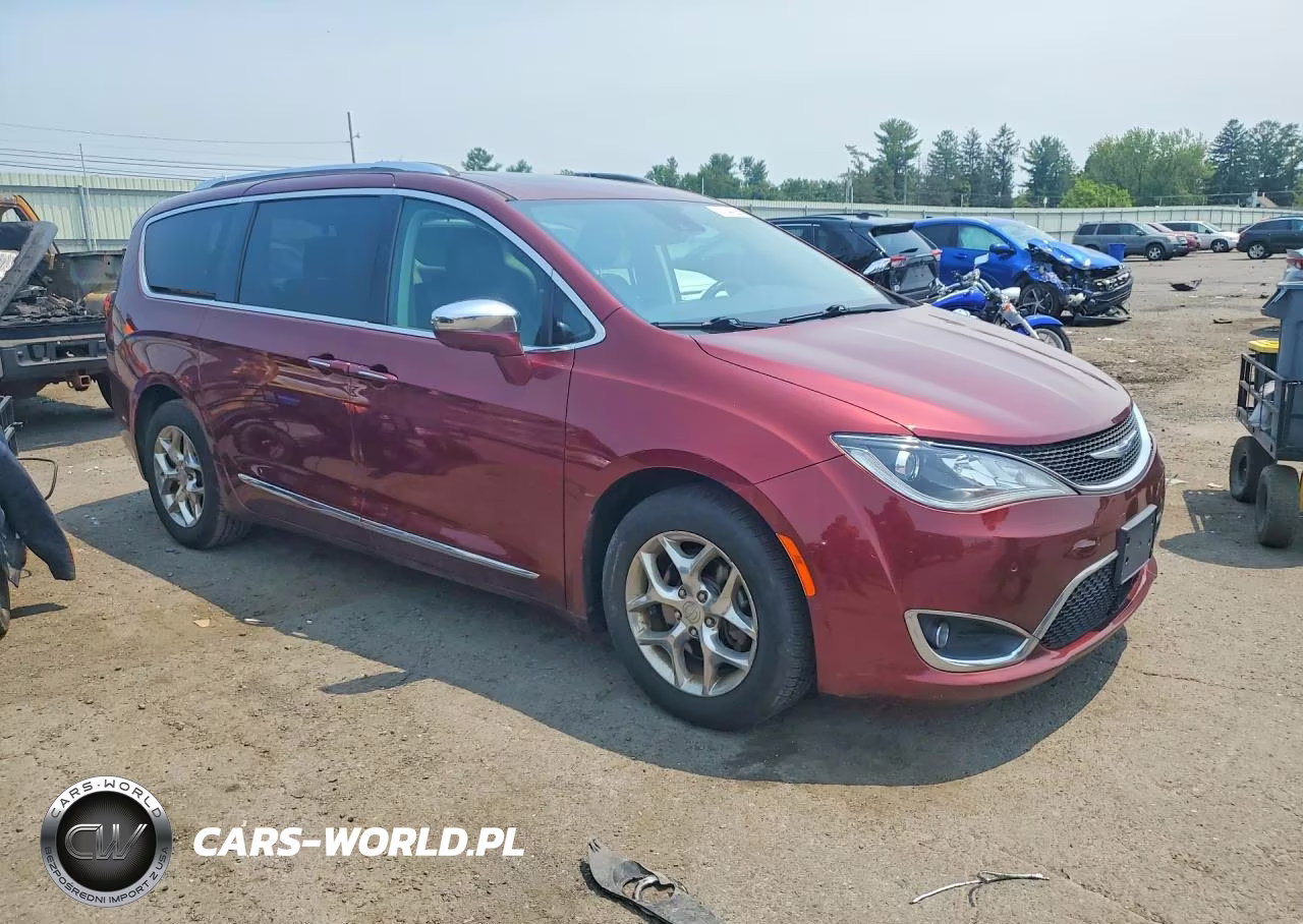 2018 Chrysler Pacifica Limited VIN:2C4RC1GG1JR226255 - 4