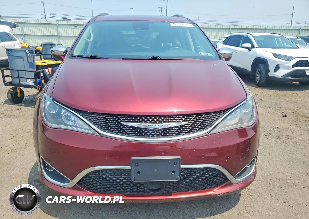 2018 Chrysler Pacifica Limited VIN:2C4RC1GG1JR226255 - 5