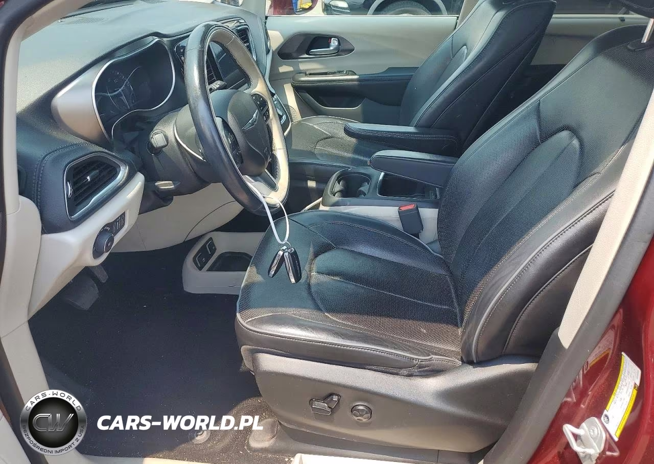 2018 Chrysler Pacifica Limited VIN:2C4RC1GG1JR226255 - 7