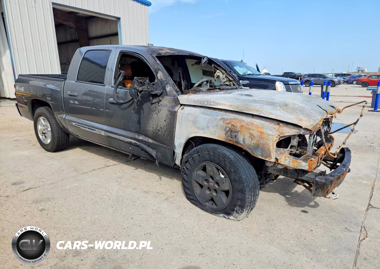 2005 Dodge Dakota Quad Laramie VIN:1D3HW58N95S166390 - 4