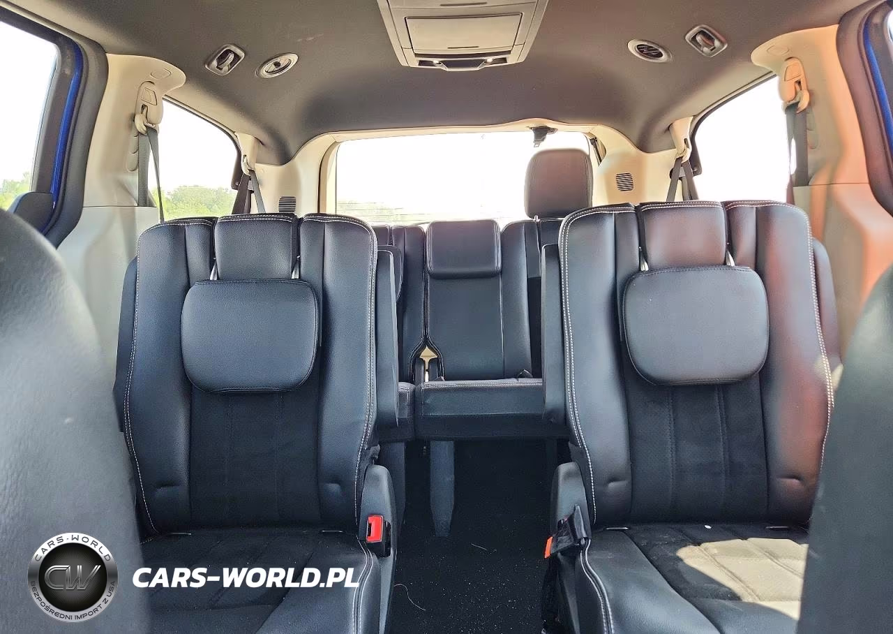 2018 Dodge Grand Caravan Sxt VIN:2C4RDGCG4JR245615 - 10