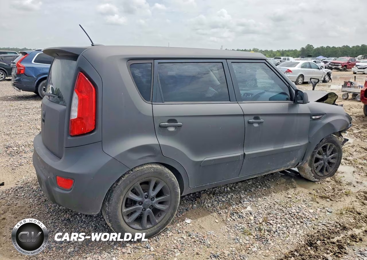 2013 Kia Soul Base VIN:KNDJT2A58D7602546 - 3