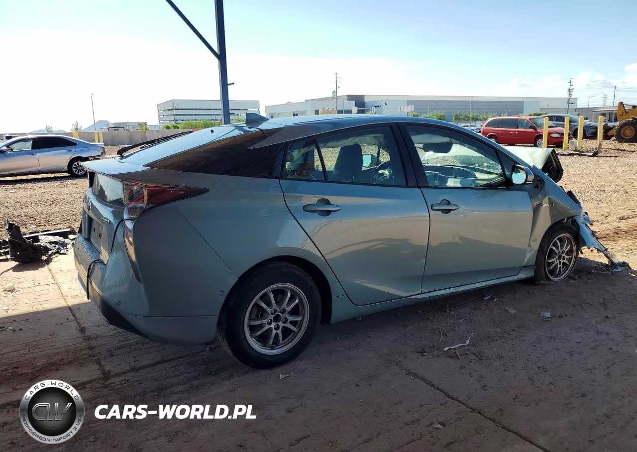 2018 Toyota Prius Four VIN:JTDKARFU4J3063669 - 3