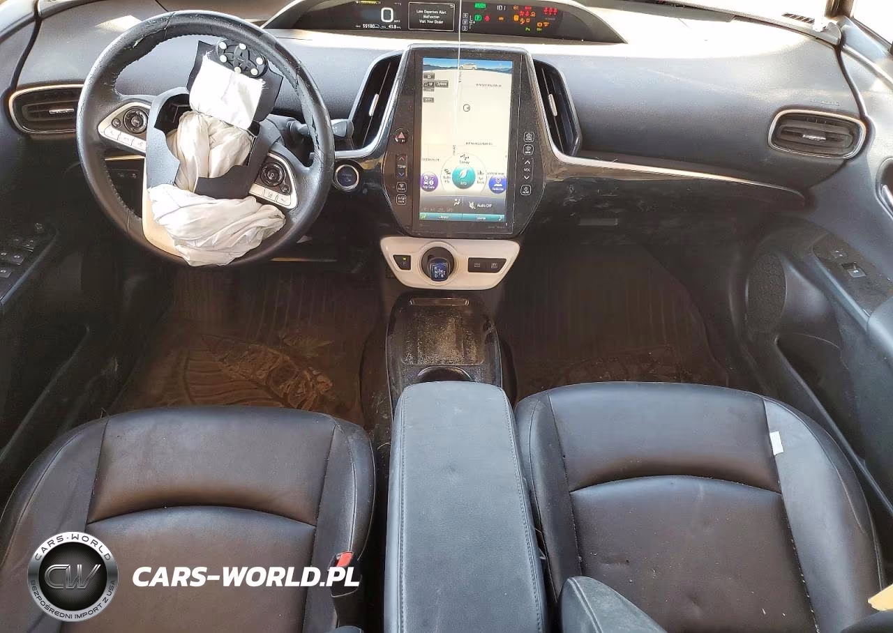 2018 Toyota Prius Four VIN:JTDKARFU4J3063669 - 8