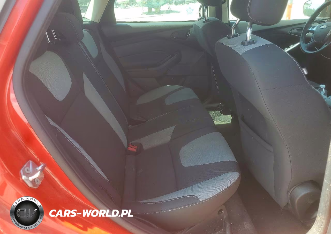 2012 Ford Focus Se VIN:1FAHP3K28CL327513 - 10