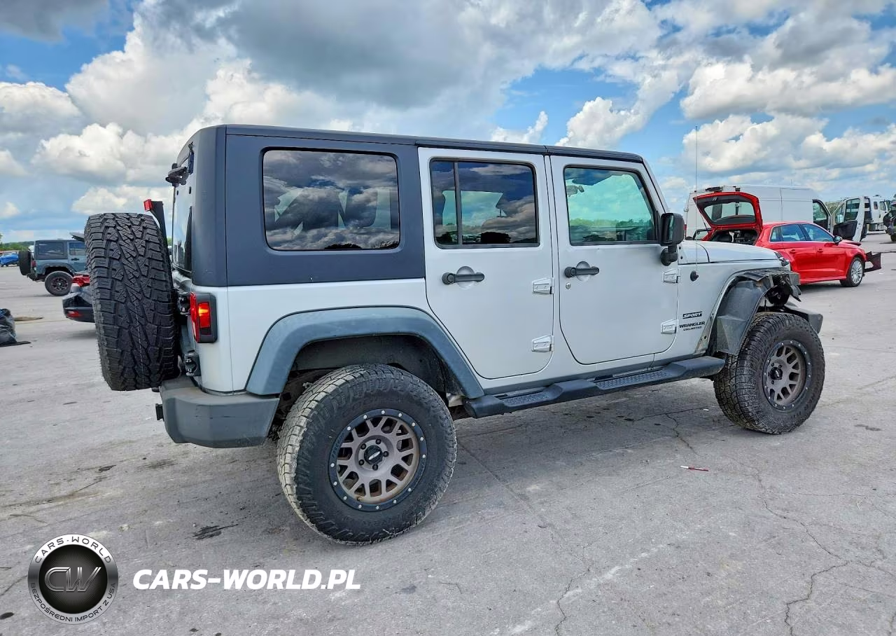 2010 Jeep Wrangler Unlimited Sport VIN:1J4BA3H1XAL113257 - 3