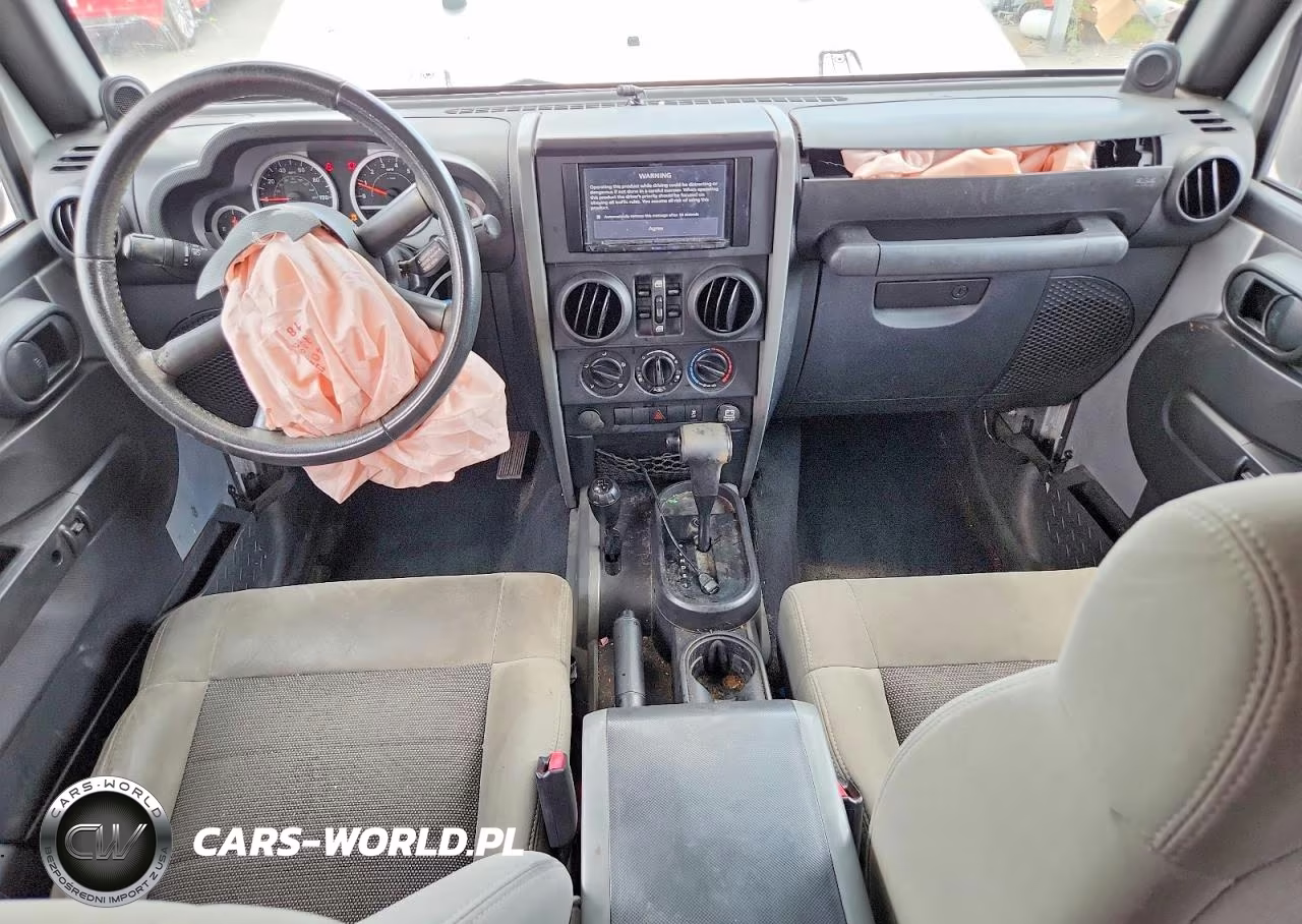 2010 Jeep Wrangler Unlimited Sport VIN:1J4BA3H1XAL113257 - 8