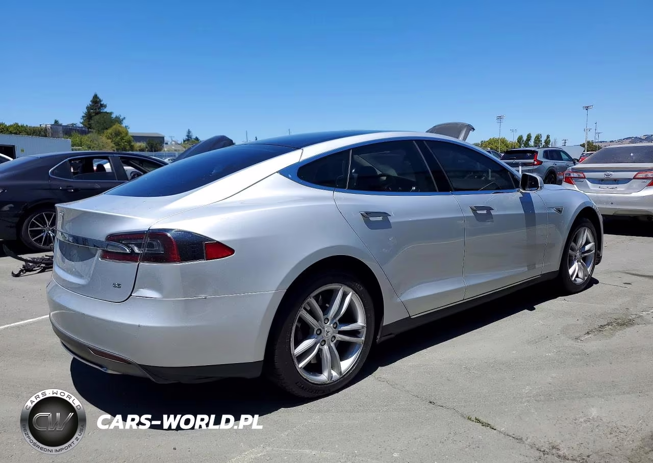 2013 Tesla Model S VIN:5YJSA1CN3DFP13548 - 3