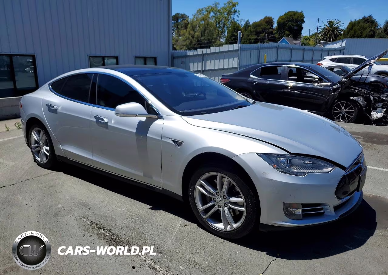2013 Tesla Model S VIN:5YJSA1CN3DFP13548 - 4