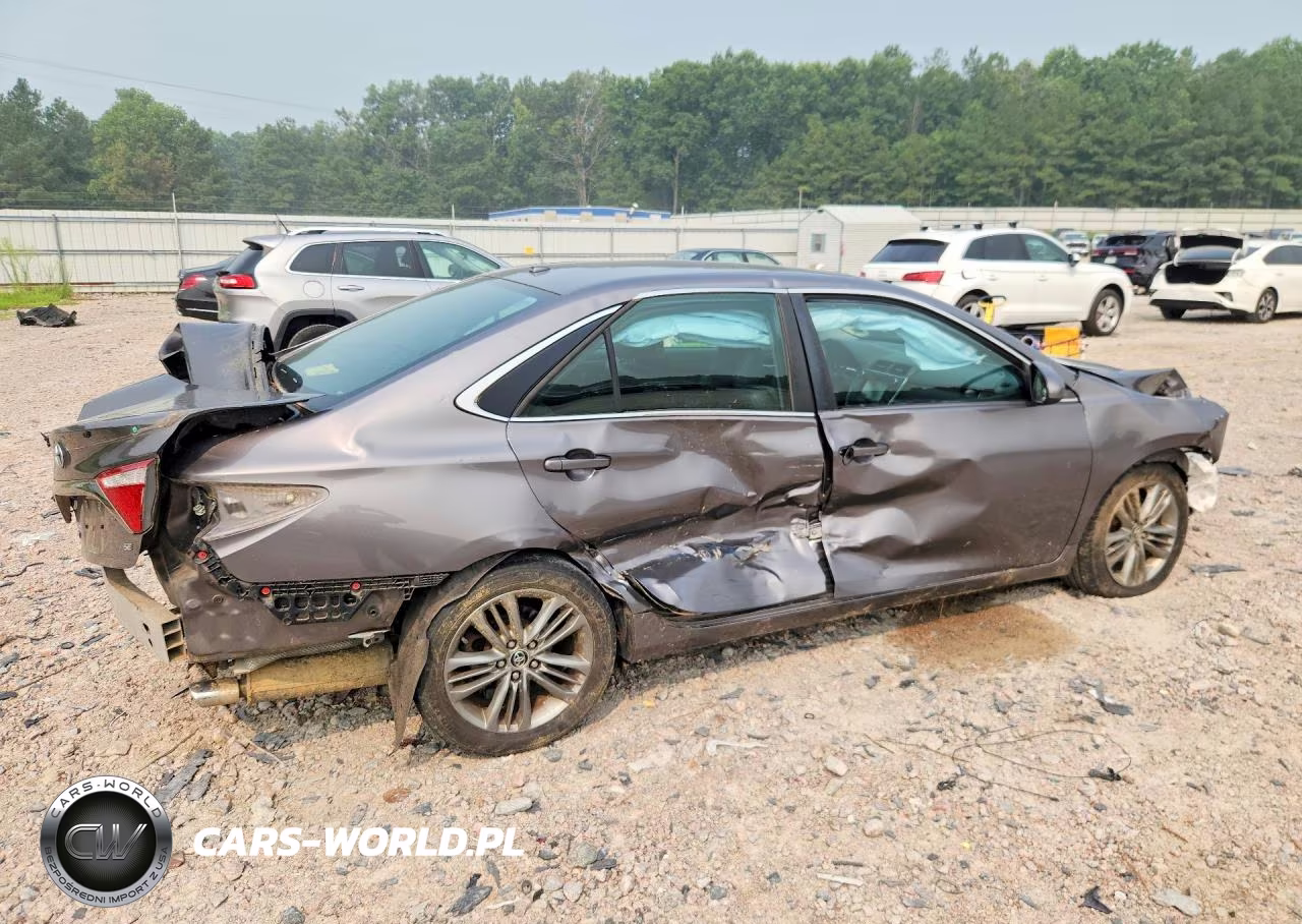 2016 Toyota Camry Se VIN:4T1BF1FK9GU128628 - 3