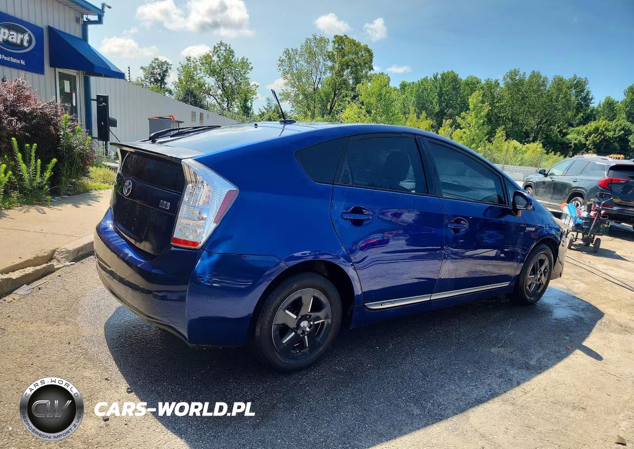 2011 Toyota Prius Four VIN:JTDKN3DU9B0321207 - 3