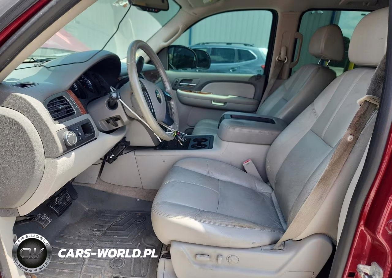 2007 Chevrolet Suburban C1500 VIN:1GNFC16J27J215771 - 7