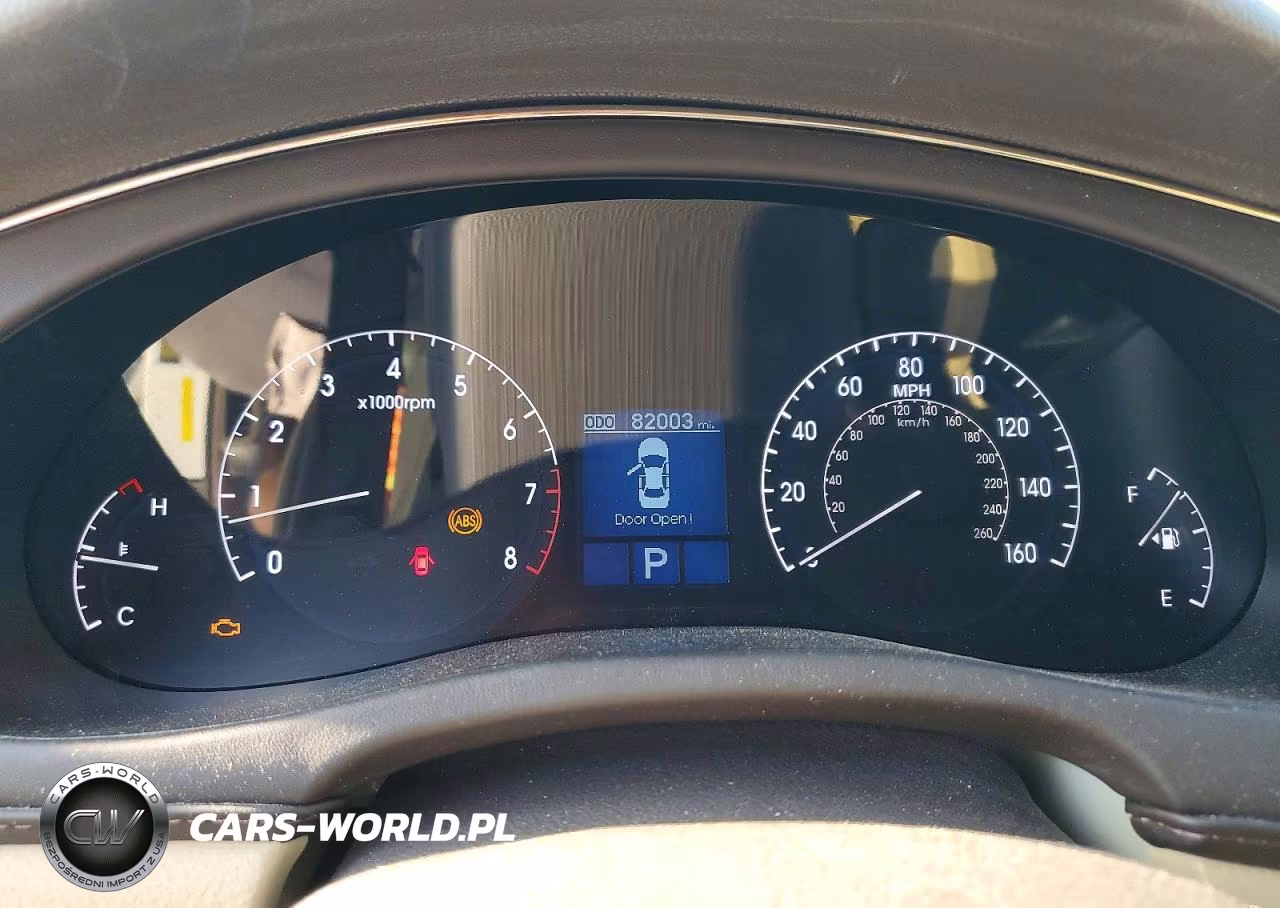 2011 Hyundai Genesis 3.8L VIN:KMHGC4DE6BU123084 - 9