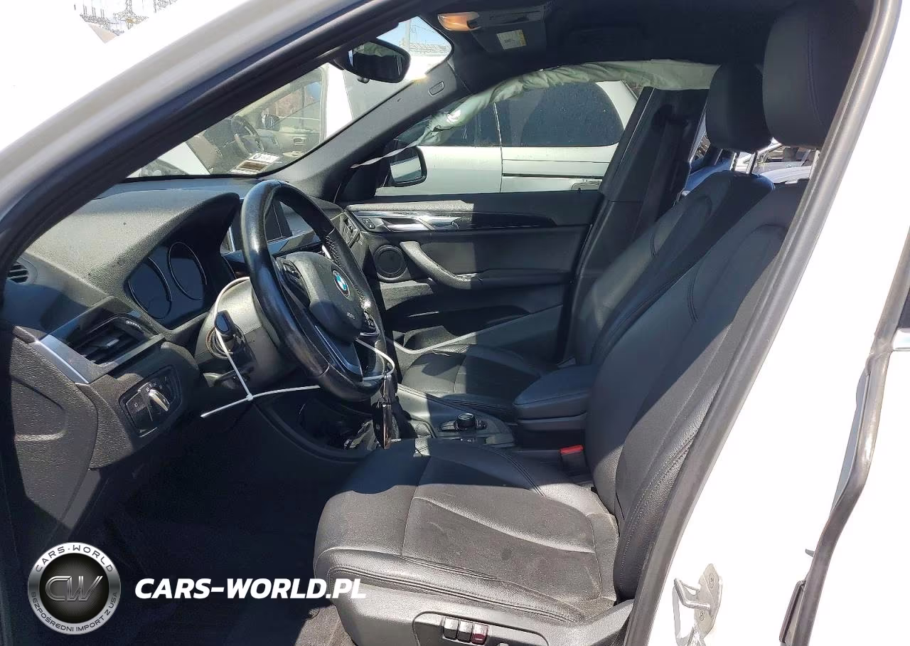 2018 BMW X1 xDrive28I VIN:WBXHT3C33J5L27453 - 7