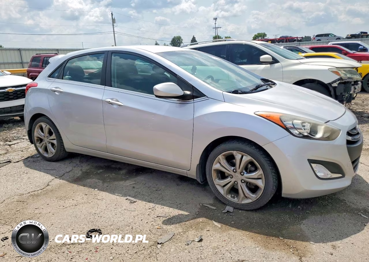 2013 Hyundai Elantra Gt Base VIN:KMHD35LE2DU096849 - 4