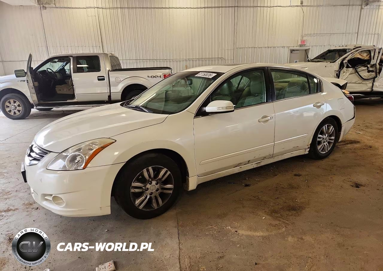 2010 Nissan Altima Base