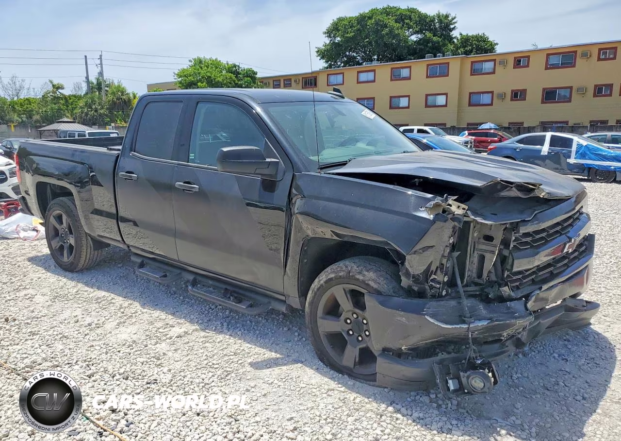 2016 Chevrolet Silverado C1500 VIN:1GCRCNEC7GZ384329 - 4