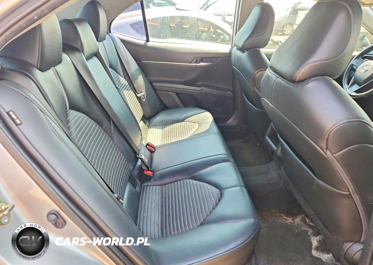 2020 Toyota Camry Se VIN:4T1G11AK9LU935429 - 10