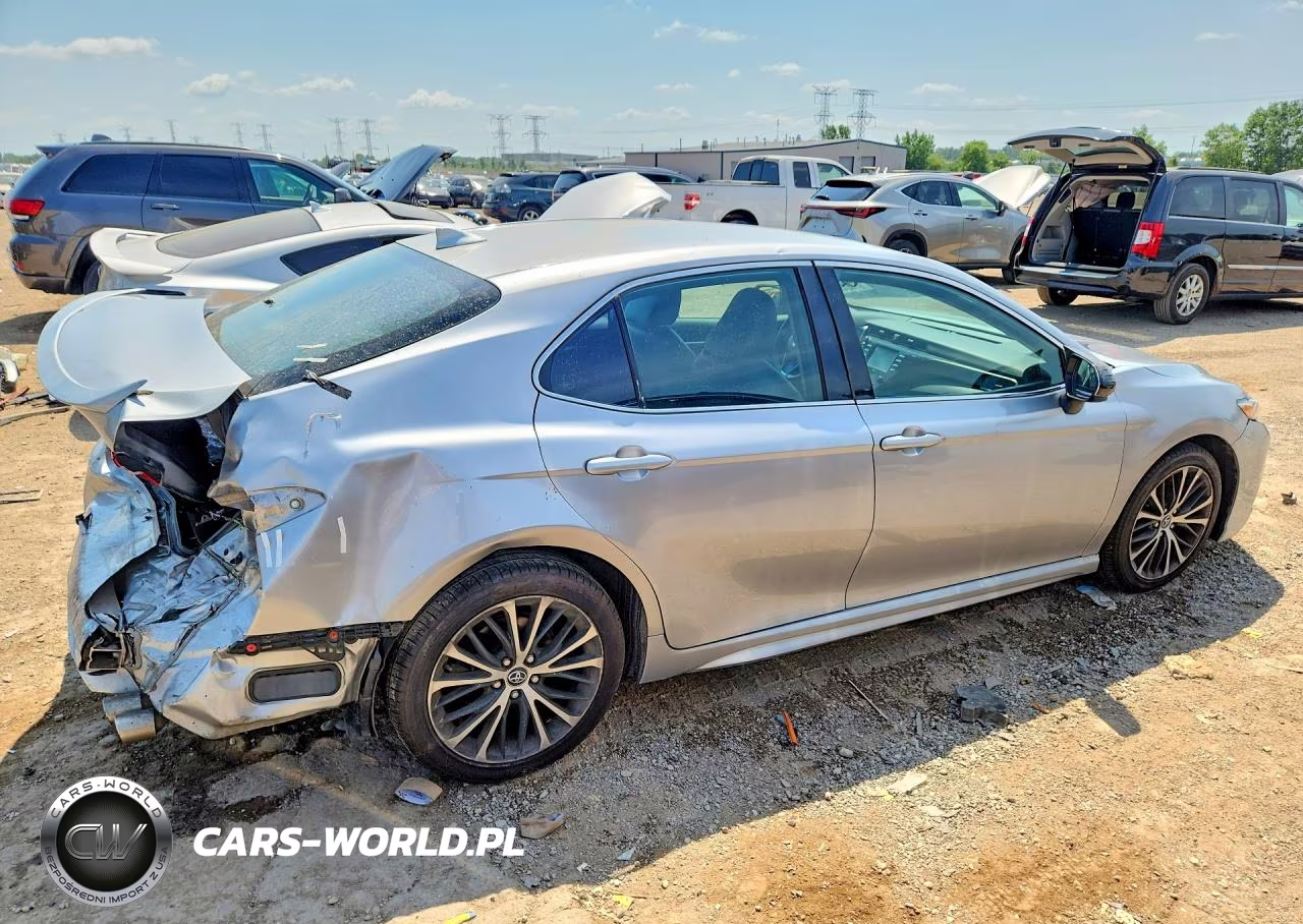 2020 Toyota Camry Se VIN:4T1G11AK9LU935429 - 3