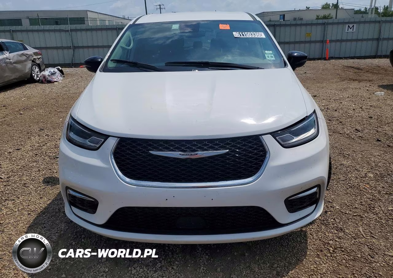 2024 Chrysler Pacifica Hybrid Select VIN:2C4RC1S7XRR150294 - 5