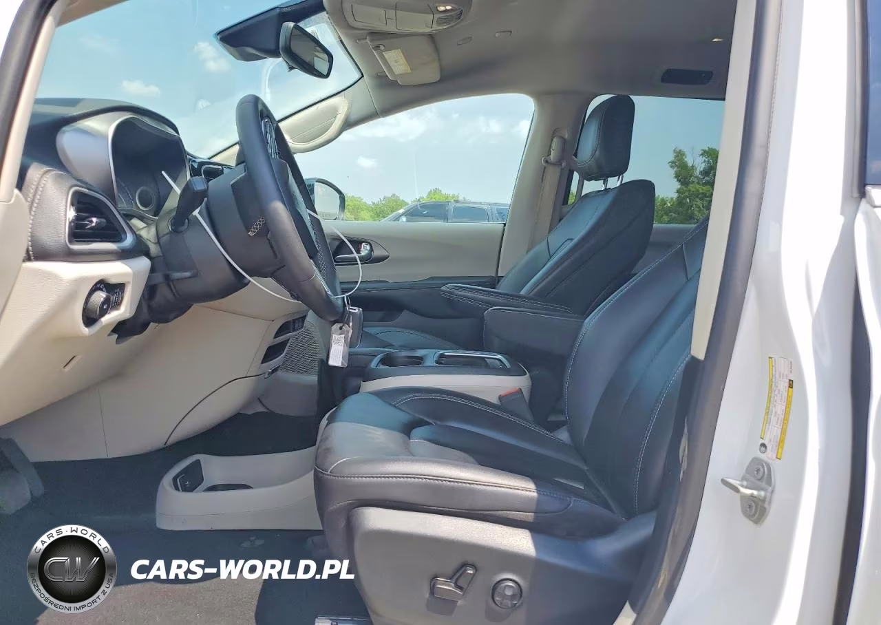 2024 Chrysler Pacifica Hybrid Select VIN:2C4RC1S7XRR150294 - 7