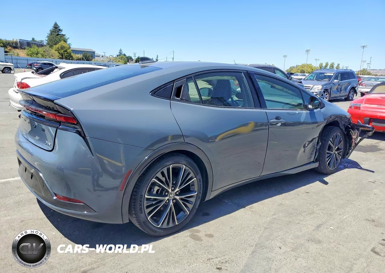 2025 Toyota Prius Xle VIN:JTDACAAU1S3057599 - 3
