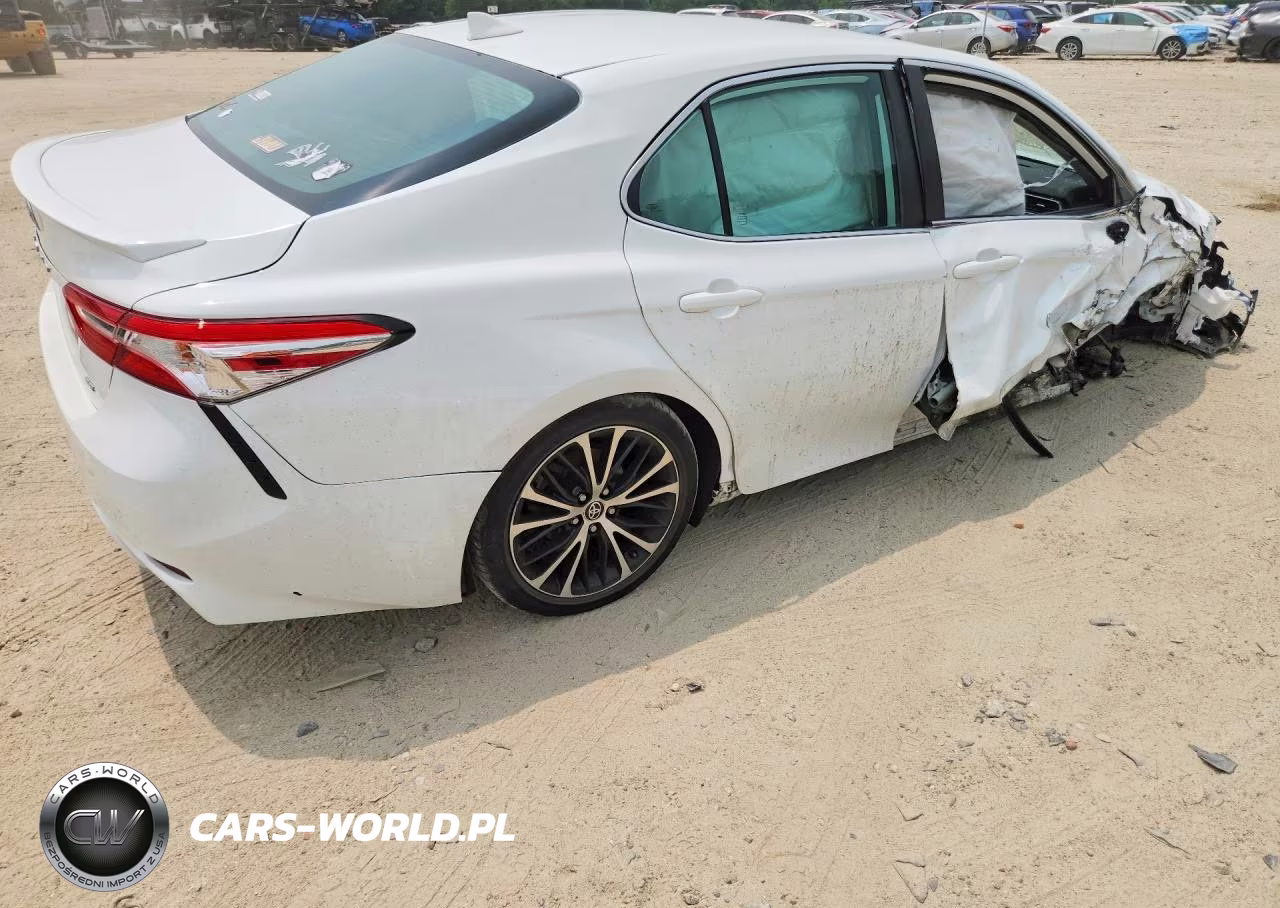 2020 Toyota Camry Se VIN:4T1G11AK1LU507144 - 3
