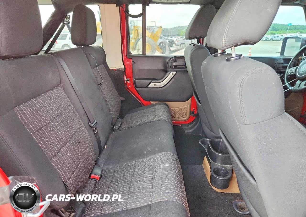 2012 Jeep Wrangler Unlimited Sahara VIN:1C4BJWEGXCL241260 - 10