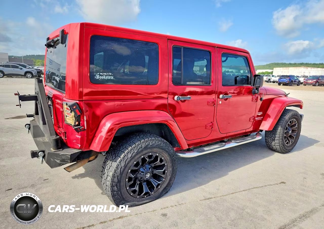 2012 Jeep Wrangler Unlimited Sahara VIN:1C4BJWEGXCL241260 - 3