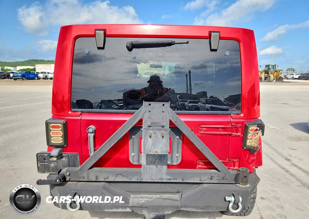 2012 Jeep Wrangler Unlimited Sahara VIN:1C4BJWEGXCL241260 - 6