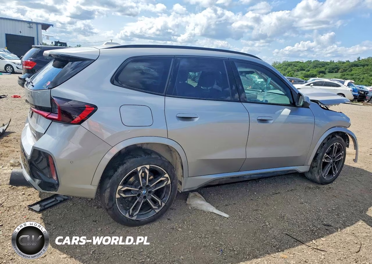2025 BMW X1 xDrive28I VIN:WBX73EF05S5228739 - 3
