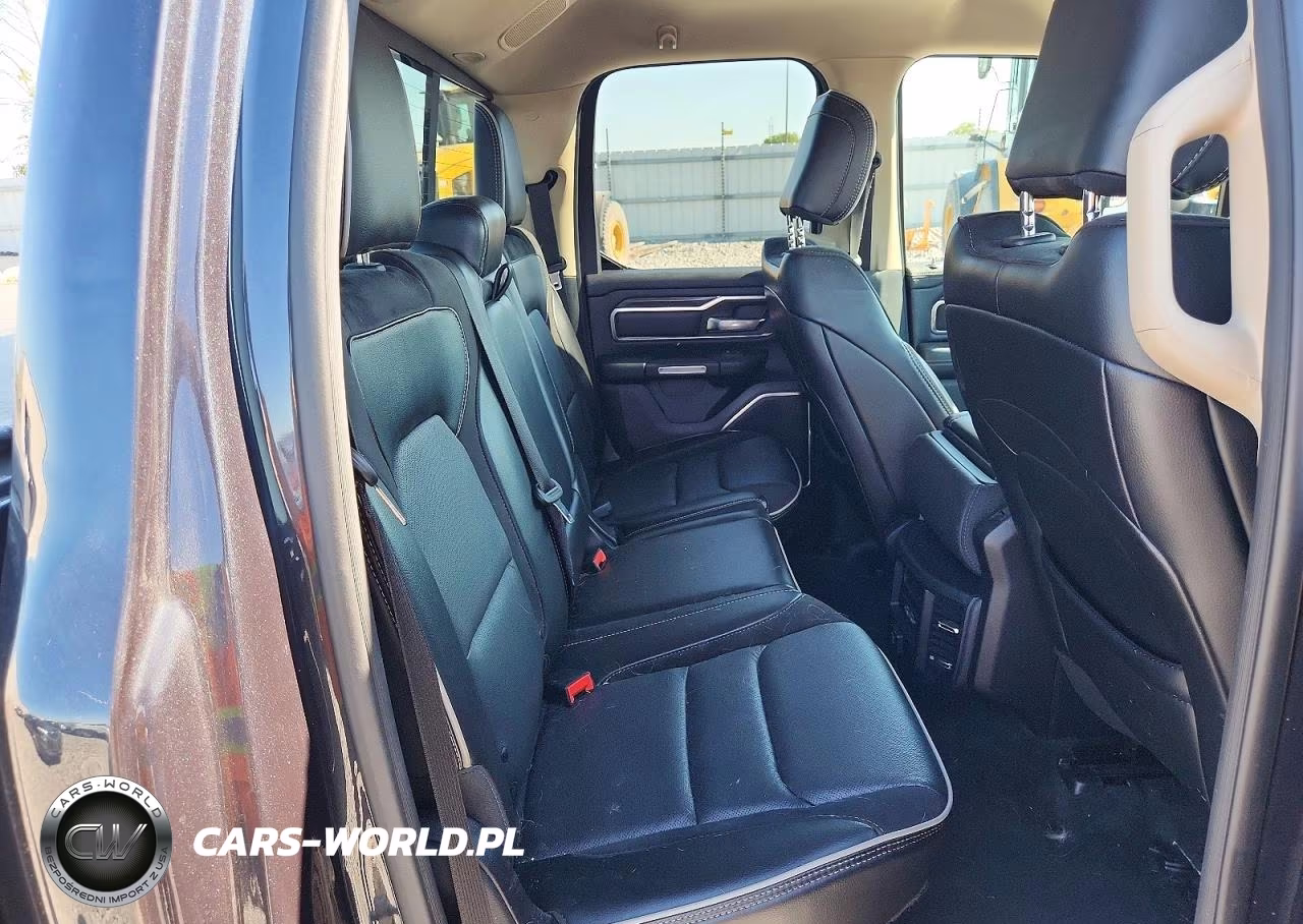 2019 Ram 1500 Laramie VIN:1C6SRFDT7KN865826 - 10