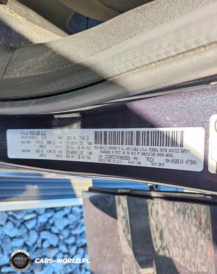 2019 Ram 1500 Laramie VIN:1C6SRFDT7KN865826 - 12